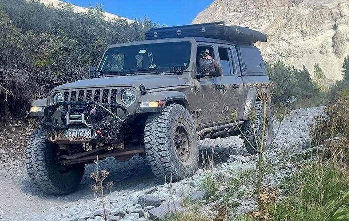 2020 Jeep Gladiator Sport S Max Tow w/ 3.5" Clayton Overland Lift on 38" 13.5 Milestar Pats