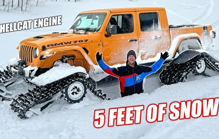 Video: HELLCAT Swapped Jeep Gladiator on GIANT Tracks