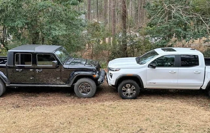 Car and Driver: Would you rather? Gladiator vs GMC Canyon