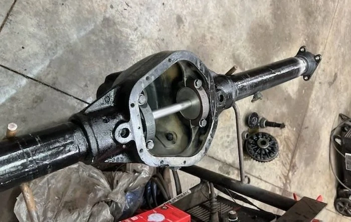 Got bored, decided to build a semi float 60 rear axle