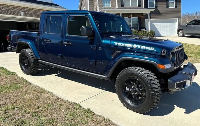 My Fathom Blue Gladiator finally got delivered!!