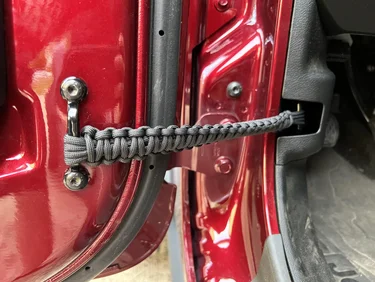 Jeep Gladiator De-Power door and installing Paracord door straps DB9BB1B6-C273-4C32-AA26-8B93556C6E17