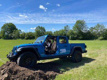 Jeep Gladiator Bantam Jeep Heritage Festival 2022 287229376_10102637826796102_7824738224686625092_n