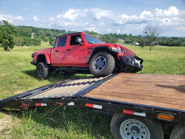 Jeep Gladiator Eco diesel Suspension bottoming out on normal roads 20220613_163929