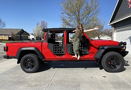 Dan's JT, A 4x4 with truck capabilities (instead of the other way around)